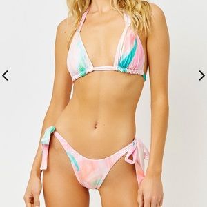 Frankie’s trippy bikini
